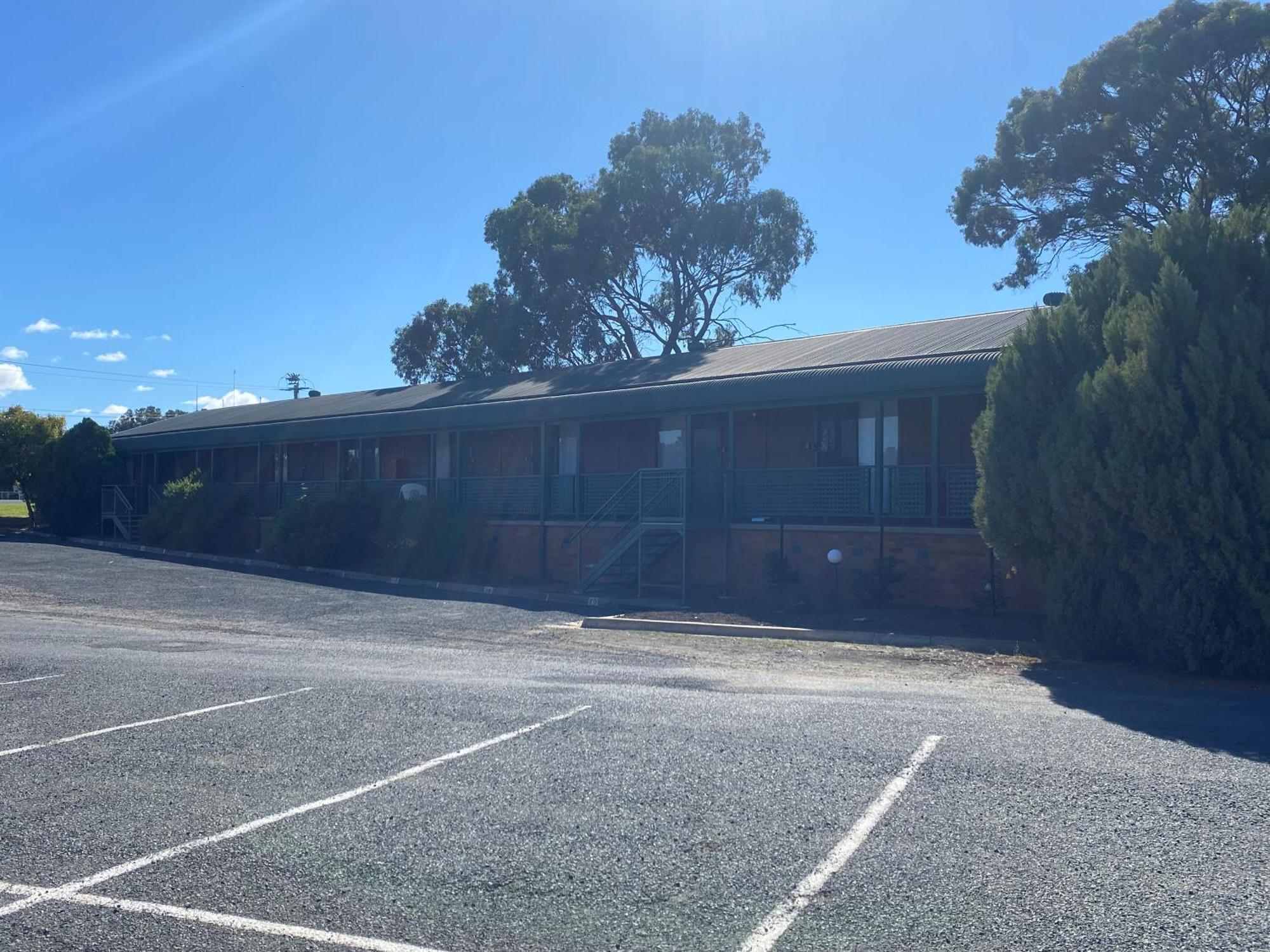 Deniliquin Country Club Motor Inn Exterior foto